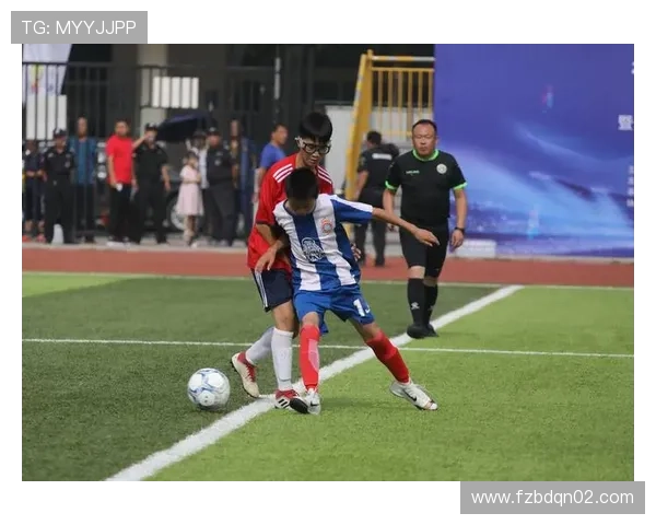 足球明星齐聚一堂精彩瞬间回顾视频带你领略绿茵场上的传奇风采