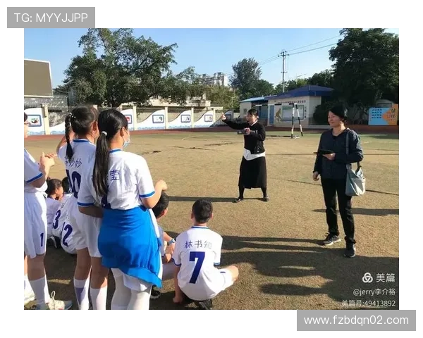 足球梦想启航之路：从少年到明星的成长漫画故事