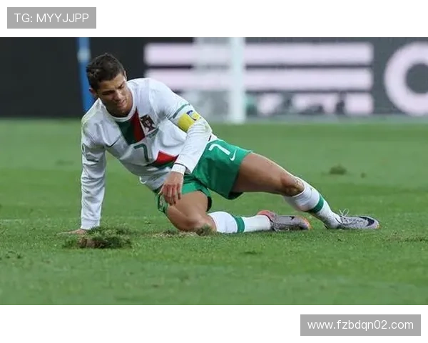 足球明星后背高清图片欣赏展现他们独特风采与个性魅力